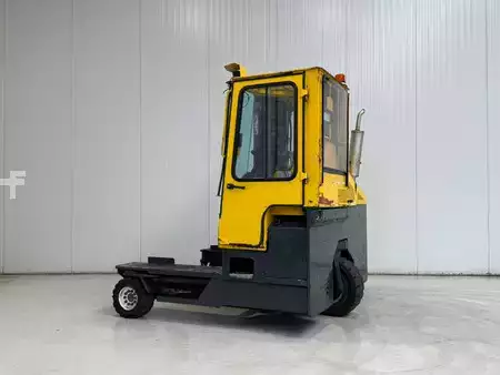 Fireveistruck  Combilift C4000 (2)