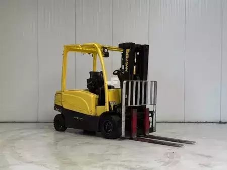 Eléctrico - 4 rodas 2014  Hyster J3.5XN (1)