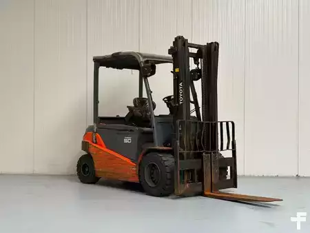 Sähkö - 4 pyör 2021  Toyota 8FBMT50 (1)