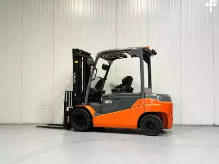 Elektro 4 Rad 2021  Toyota 8FBMT50 (2)