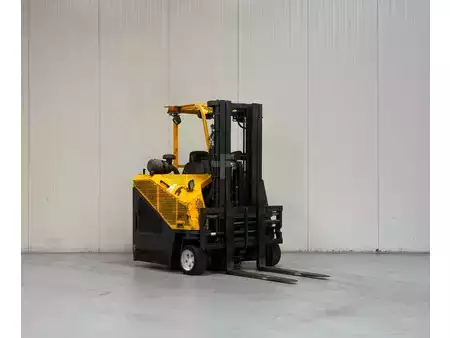 Vierwegestapler 2011  Combilift CB3000 LPG (1)