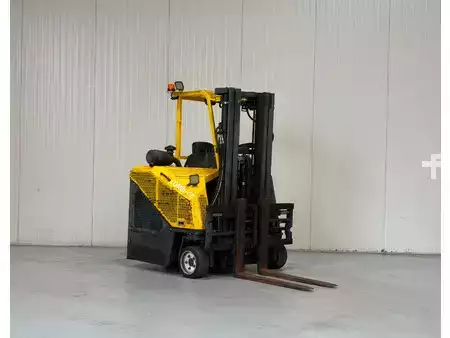 Vierwegestapler 2011  Combilift CB3000 LPG (1)