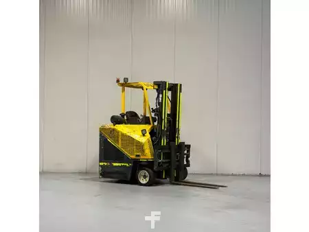 Vierwegestapler 2011  Combilift CB3000 LPG (1)