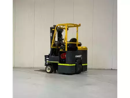 Vierwegestapler 2011  Combilift CB3000 LPG (2)