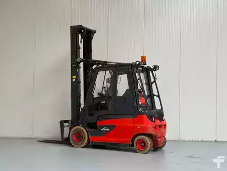 4-wiel elektrische heftrucks  Linde E30L-01 (2)