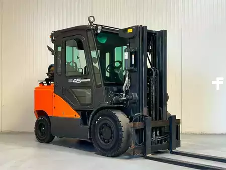 Wózki gazowe 2019  Doosan G45SC-7 (1)