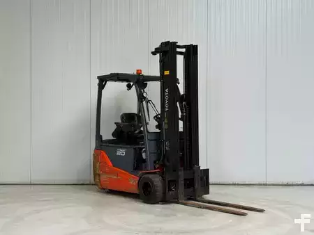 Sähkö - 3 pyör 2021  Toyota 8FBE20T (1)
