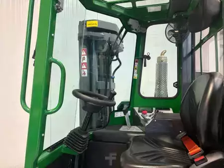 Four-way trucks  Combilift C4000 LPG (3)