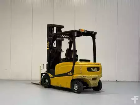 4-wiel elektrische heftrucks 2015  Yale ERP35VL (2)