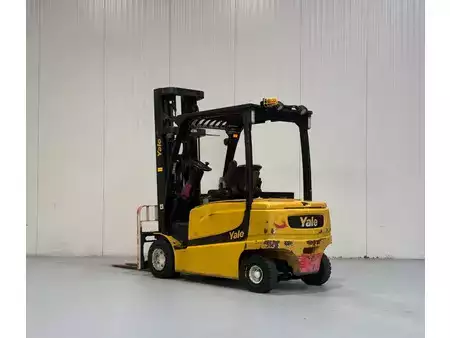 4-wiel elektrische heftrucks 2015  Yale ERP35VL (2)
