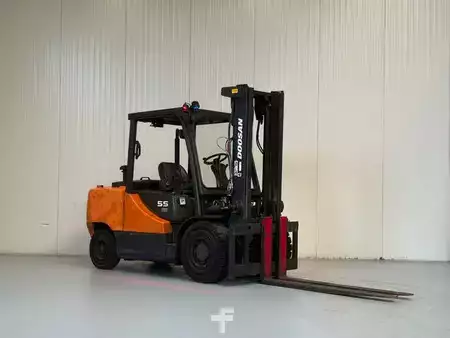 Diesel heftrucks 2014  Doosan D55SC-7 (1)