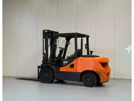 Diesel heftrucks 2014  Doosan D55SC-7 (2)