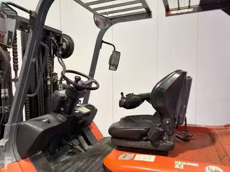 4-wiel elektrische heftrucks 2011  Toyota 7FBMF50 (3)