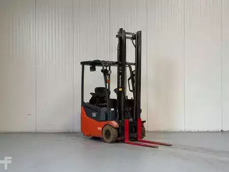 3-wiel elektrische heftrucks 2021  Toyota 7FBEST15 (1)