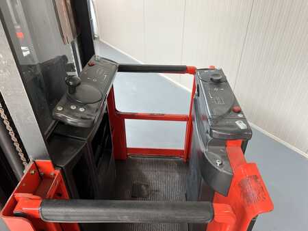 Vertical order pickers 2009  Linde V 11 - DOUBLE steering & Rail Guidance !! (8)