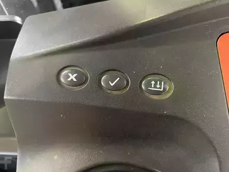 Préparateurs de commande verticaux 2018  Linde V  ( 5213 ) Triplex FFL (12)