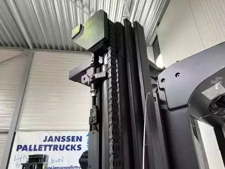Préparateurs de commande verticaux 2018  Linde V  ( 5213 ) Triplex FFL (17)