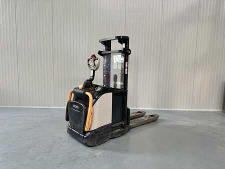 Pallet Stackers 2018  Crown DT 3040 (1)