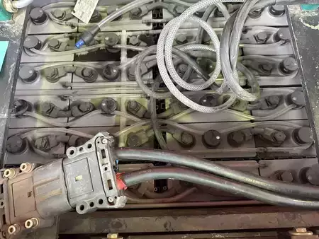 Préparateurs de commande verticaux 2016  Linde V  ( 5213 ) Triplex FFL (13)