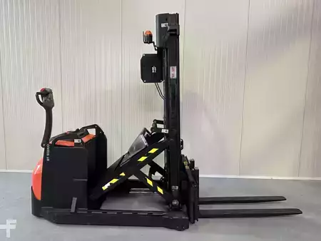 Ruční vysokozdvižný vozík 2018  Toyota SWE 120 XR * DEMO !!  REACH - MAST  +  Tilting Forks + S.S.  !! (20)