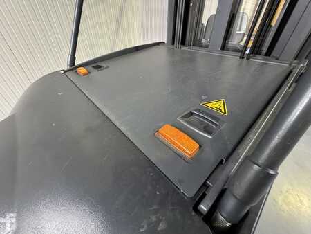 Articulated Trucks / VNA 2014  Magaziner EK 1300 (9)