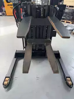 Ruční vysokozdvižný vozík 2018  Toyota SWE 140 S - with PALLETCHANGER !! (12)