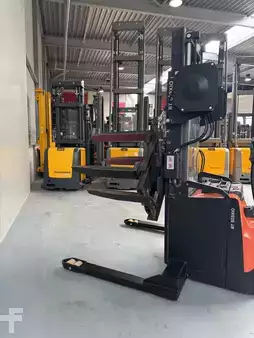 Ruční vysokozdvižný vozík 2018  Toyota SWE 140 S - with PALLETCHANGER !! (13)