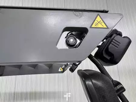 Smalle gangen trucks 2021  Jungheinrich EFX 413 X + i = Wire !! Triplex FFL !! (19)