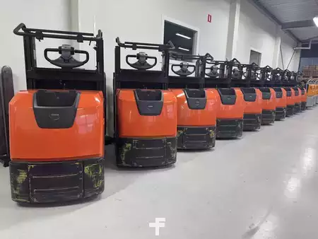 Plocktruckar vertikal 2020  Toyota 10 x OSE 100 - with SAFETY gates !! (1)