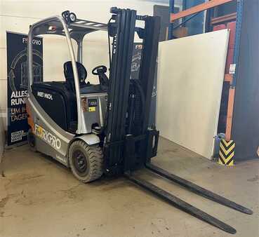 Elektro 4 Rad 2009  Still RX 60-25 (1)