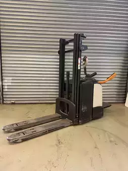 Hochhubwagen 2019  Crown DT3040-E-2.0-TL-2100 (1)