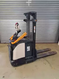 Stacker pedestre 2019  Crown DT3040-E-2.0-TL-2100 (1)