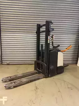 Hochhubwagen 2019  Crown DT3040-E-2.0-TL-2100 (1)