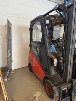 Treibgasstapler 2011  Linde H20T-01 (8)