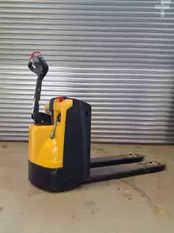 Porta-paletes elétrico 2015  Yale Mp20 (1)