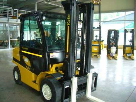 Diesel heftrucks 2008  Yale GDP 40 vx (1)