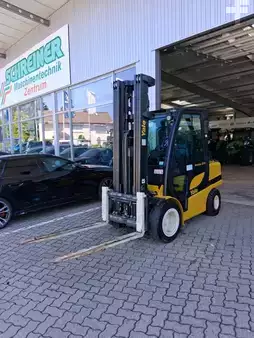 Diesel Forklifts 2017  Yale GDP 35 VX (2)
