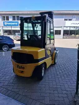 Diesel Forklifts 2017  Yale GDP 35 VX (4)