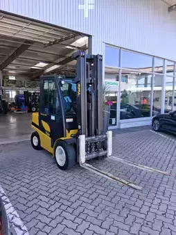 Diesel Forklifts 2017  Yale GDP 35 VX (5)