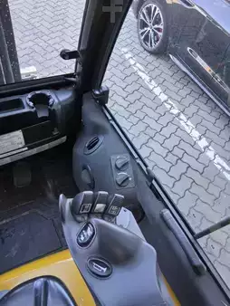 Diesel Forklifts 2017  Yale GDP 35 VX (8)