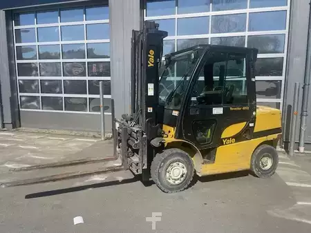 Empilhador diesel 2017  Yale GDP40VX6 (2)