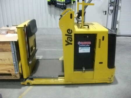 Vertikální vychystávací vozík 2012  Yale MO 10 E (1)