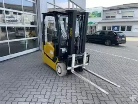 Elektro tříkolové VZV 2018  Yale ERP 15 VC (2)