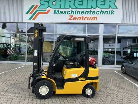 Carrello elevatore a gas 2011  Yale GLP 25 VX (1)