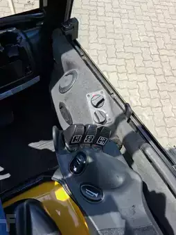 LPG VZV 2021  Yale GLP 30 VX (8)