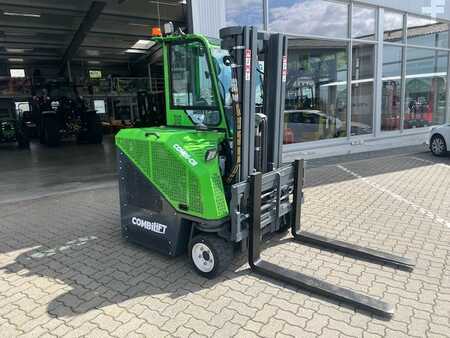 Empilhador Quatro caminhos 2025  Combilift CB 3000 (2)