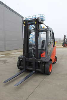 Diesel Forklifts-Linde-H30D-02