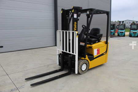 Electric - 3 wheels-Yale-ERP13VT