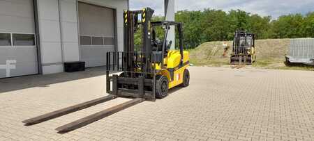 Diesel Forklifts 2019  Yale GDP40VX5 (2 units) (1)