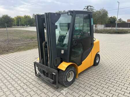 Treibgasstapler 2013  Jungheinrich TFG35S (1)